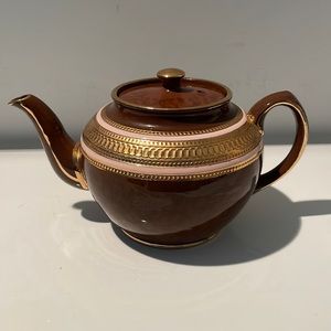 JAMES SADLER STAFFORDSHIRE BETTY 4 CUP TEA POT